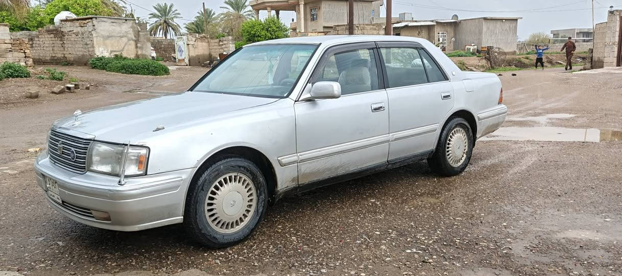 السلام عليكم 
كراون راس الثور تكم (الغسق) 
كفاله من الكص والنقل وكافه الاصوليات
صبغ مكانات المري بالجاملغ الامامي فقط 
كير مكينه كفاله
صدر امامي خلفي جديد 
كشنات اماميه خلفيه كهرباء+ قطعتين تبريد
السعر ٩٥ صلاح الدين بلد
***********
