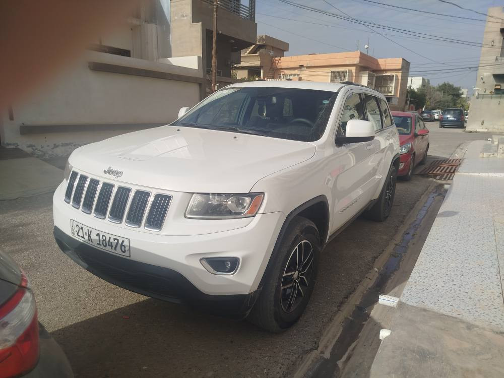 جيب لاريدو موديل 14
سيارة نظيفة كلش كلين 
فقط بيها كم مكان بارد من جهة السايق 
وجهة الجامرلغ مالت السكن هم بيه شبر ونص بارد خفيف 
ماشية 139 ميل 
كير ومحرك بالشرط 
سنوية 2031 بطاقة بانزين هم بيها
للتواصل 
*********** كركوك, العراق
