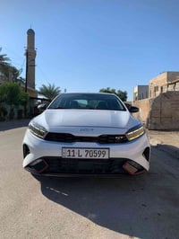 للبيع   كيا فورتي ( جيتي  ) فول   وارد امريكي   ماشيه 50مايل   موديل 2...