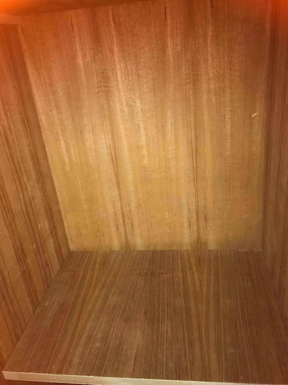 كنتور صاج من داخل وخارج ٥ ابواب الموديل نفخ ارتفاع ٢ونص والعرض ٣وشويه دواخل نضيفه ماعدا المجر بي كسر خفيف من داخل السعر ٣٥٠ قفل لو ممحتاجه ماابيعه لحد يكسر بي


**إذا كنت صاحب هذا الإعلان وتريد حذفه لأي سبب، رجاءا أرسل رسالة إلى الدعم الفني**