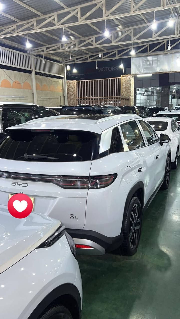 السلام عليكم ورحمة الله وبركاته
BYD SOUNG L
2025 
كفاله عامه 
فول مواصفات للأخير 
٣انظمة تشغيل(كهرباء_بانزين_هايبرد)
ماشيه ٦ الاف بعدها بحالة الوكاله 
السعر ٣٢مليون 

بغداد 
***********
