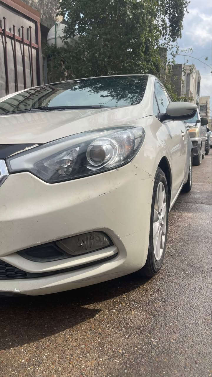 السلام عليكم 🫡 سياره فورتي وارد أمريكي موديل ٢٠١٥ مكينه ١٨٠٠ دوش سياره رقم كربلاء مشروع وطني بسمنا تحويل ثاني يوم سياره كير مكينه مكفولات لأفتح لاتنقيص لا نفخ سياره حادثها جاملغ وباب بدون ايرباك وبدون دواخل شاصي لغد تكم كفاله حته دعامياتها البلاديه ماشيه ١١٣ حقيقي السياره يرادلها صبغ ٦ قطع لاتكم ولا دوس كله بلادي وموضح بل صور كير مكينه صدر تخم تاير تبريد تدفيه كله شغال داخل مدوشم حراري سياره فقط يرادلها صبغ ٦ قطع مكاني بغداد حي الجهاد شارع الشارقه للستفسار *********** السعر ٨٩ وبيها مجال كلش بصيط بغداد, العراق
