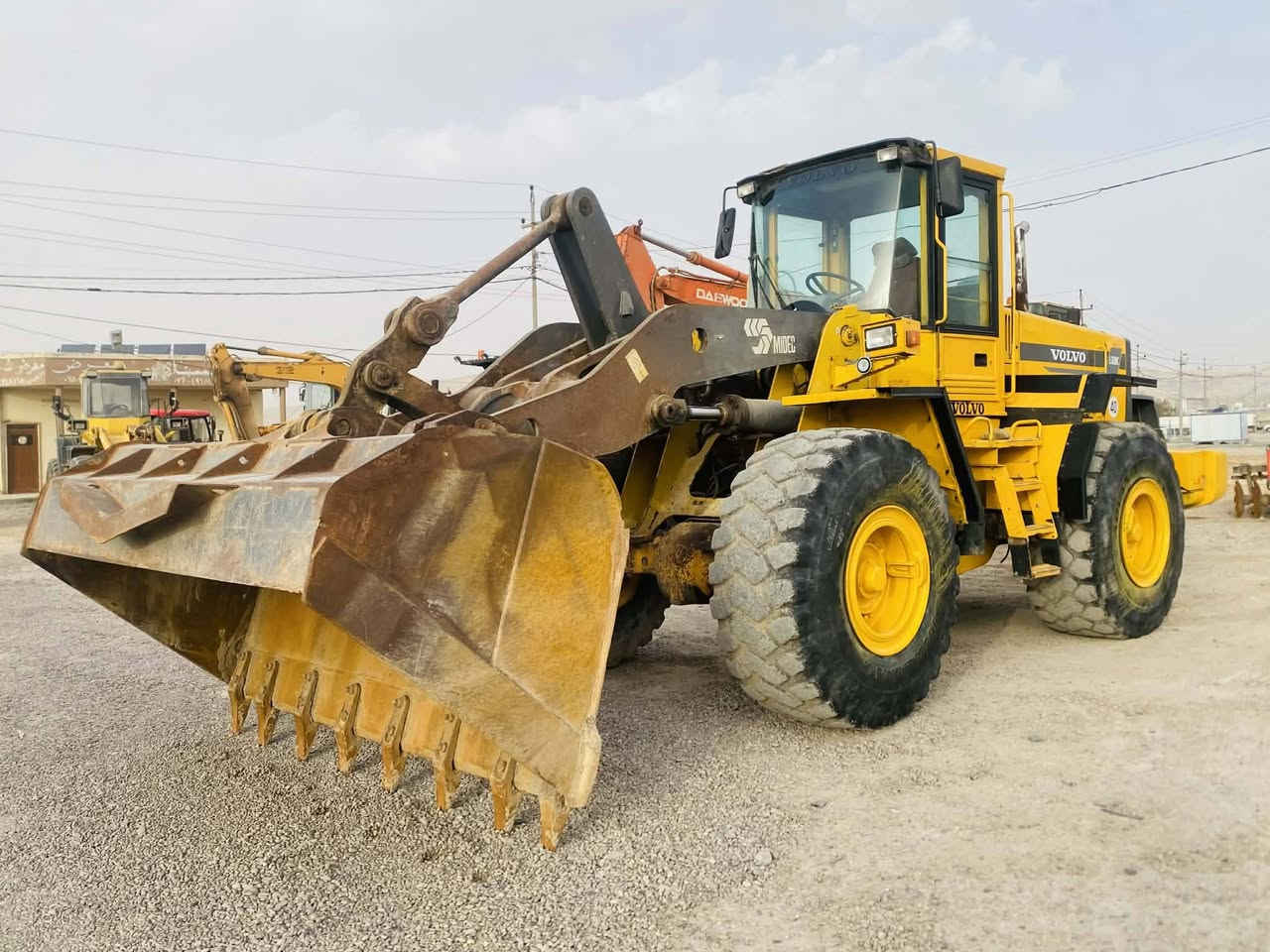 لبيع فالفؤ حجم ١٢٠ موديل ٩٨ منفست كاتي  عنوان مخمور ***********
