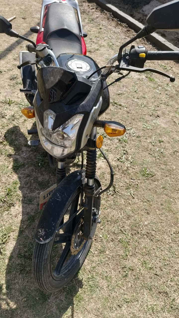 السلام عليكم دراجة ليفان 5كير للبيع مكاني التاجي قرب جسر المصابيح 
السعر 550وبيها مجال اشراي يجي خاص


**إذا كنت صاحب هذا الإعلان وتريد حذفه لأي سبب، رجاءا أرسل رسالة إلى الدعم الفني**