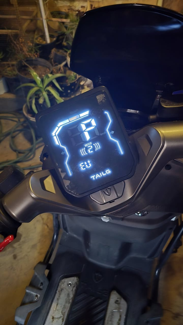 سلام عليكم 
دراجه شحن (صاعقه الريان) جيده صالي 3 اشهر من مشتره موجود الوصل وياها دراجه 6 بطاريات مسطره  الدراجه مدرعه سعره مليون و150 وبيه مجال  مكاني بغداد كراده رقمي ***********
