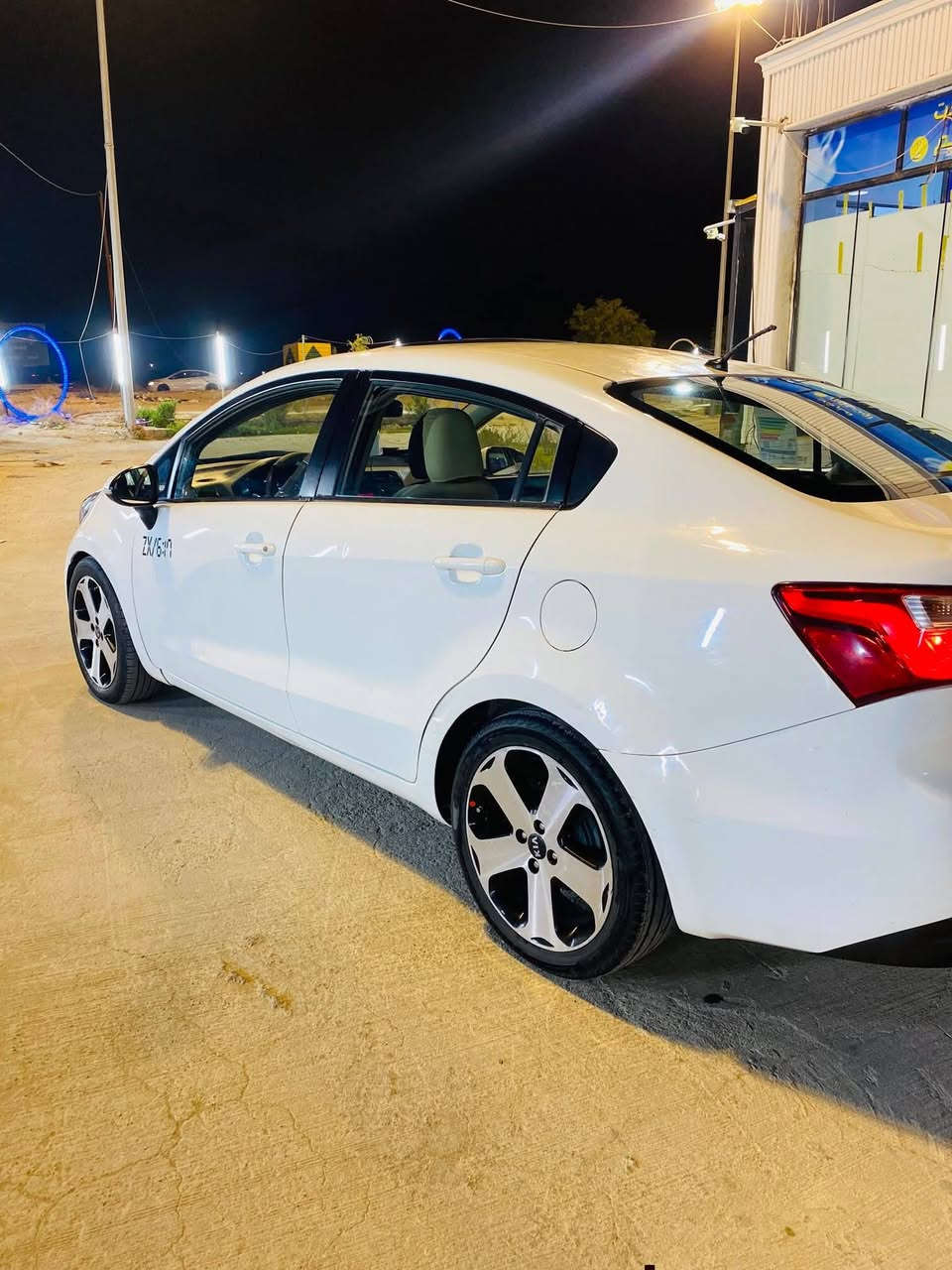 للبيع كيا ريو موديل ٢٠١٢ (خليجي) فول مواصفات سيارة 
رقم اربيل دولي شرط مداور او وكاله سيارة بيها مكان صبغ جاملغ خلفي شبر وبيها بارد سيارة مشرهن الك الباقي شوف العين  قماره بيها جراد قليل سنويه ورقم جديد مكينه ١٦٠٠ بيها بخار كير تبريد حداديه كهربائات وتخم تاير كفاله مكانها نجف كوفه بيع او مراوس عادي السعر ٧٩ بيها مجال ***********
