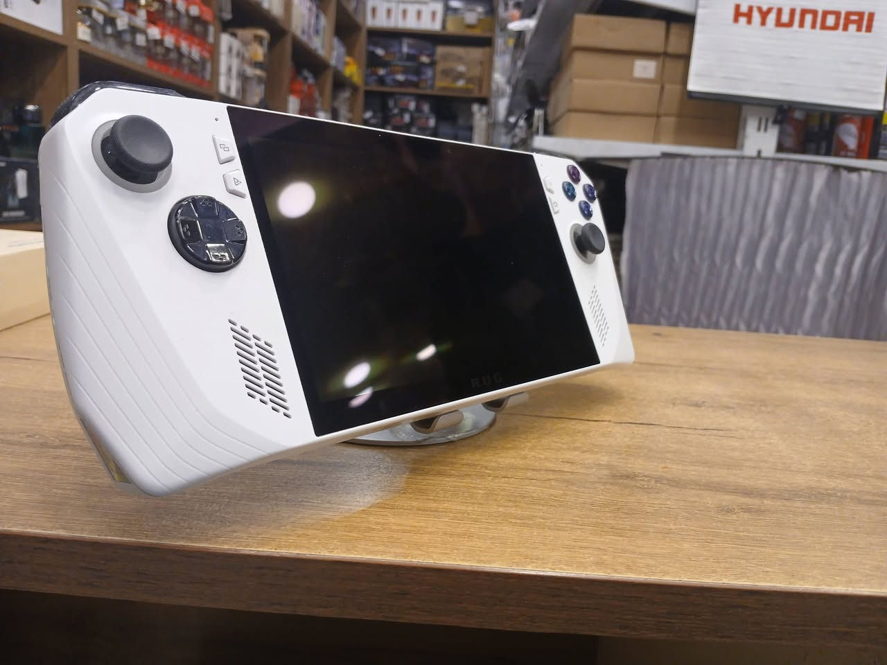 السلام عليكم
متوفر اسوس روج اكستريم( ذاكره ١ تيرا) مستخدم مكان بغداد 
*********** السعر ٥٧٥ 
اخوان ملاحظه اذا اتريده ذاكره ٥١٢ فراح يكون سعره ٤٧٥ نهايته
