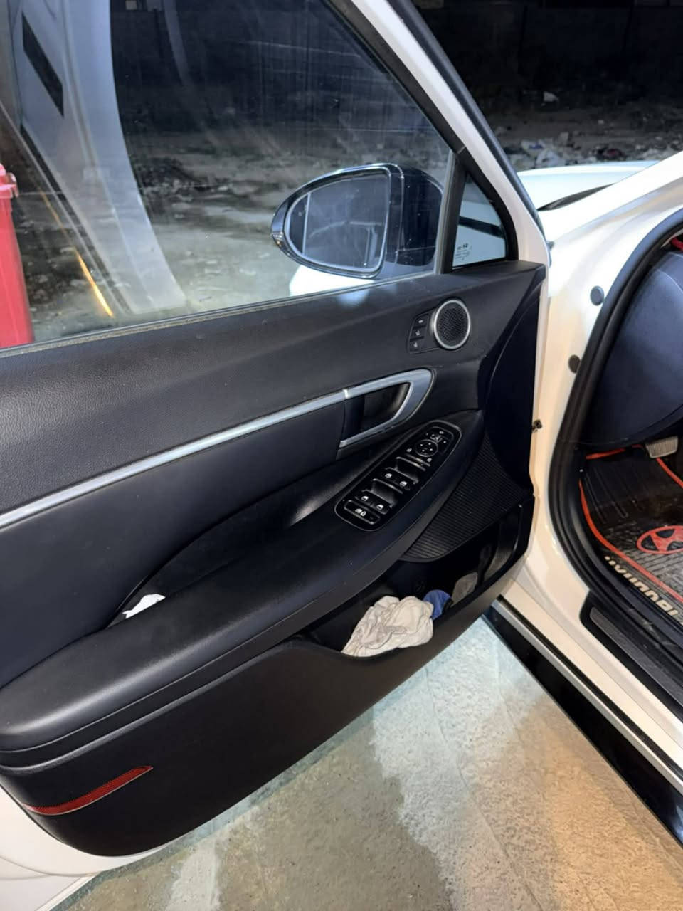 السلام عليكم للبيع سوناتا 2021 وارد كوري مواصفات خليجي
محرك 1600 تيربو 
سياره مكفوله من دعاميه للدعاميه 
تبريد تدفئة كشنات اماميه 
كشنات اماميه كهرباء 
كشنات خلفيه تدفئة 
ستيرن تدفئة 
خزن كشن 
مناخين تبريد فول 
برده للجام الخفي بلادي 
جامه خلفيه برده فول اوتو 
كير دكم 
قطعتين تبريد 
قياده ذاتيه 
تقديم سياره ورجوعها من البصمه 
بصمات ثنين 
اوتو هولد 
رادارات خلفيه اماميه 
حساسات
وبعد بيها مواصفات هوايه 
ملاحظة ((السيارة معوقيين وبعدلها سنة و٦ اشهر وتصير حرة وبيها كفالة عامة ))
السعر ١٦٠ بيه مجال بسيط
الرمادي


**إذا كنت صاحب هذا الإعلان وتريد حذفه لأي سبب، رجاءا أرسل رسالة إلى الدعم الفني**