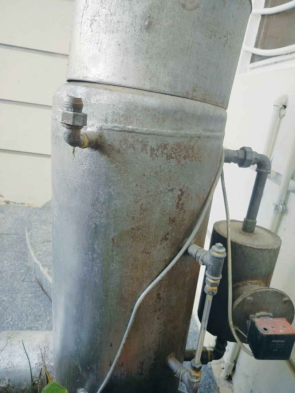 سلام عليكم
 بيلر كهربائي غازي للبيع مشتغل قليل جدا هيتر عدد 3 ايطالي اصلي تكدر تشغل كل واحد على حدة طوافة كهربائية اوتماتيك تشتغل من ينقص ماء السعر 750 الف الموقع بغداد  اي استفسار تفضل خاص


**إذا كنت صاحب هذا الإعلان وتريد حذفه لأي سبب، رجاءا أرسل رسالة إلى الدعم الفني**