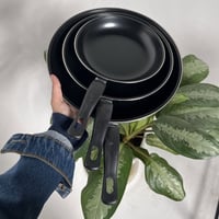 الف رحمه على روح امه وابو الي يعلقلي هذا باب رزقي الوحيد  سيت طاوات ثل...