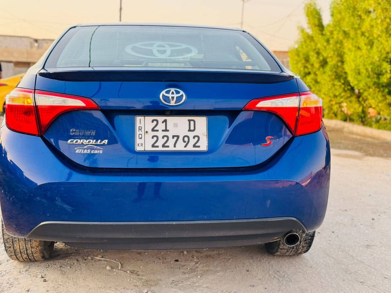 كورلا ٢٠١٥ فئة s مواصفات معروفة سبورت ليبل واحد صور حادثها بالمنشور بدون تبديل فقط البنيد صبغ بأسمي وهزة بعدة مانافذة تدفئة و تبريد ثلج كير ومكينة خير من الله شاشة وكاميرا بلادي وفتحة سقف واشاير بالمري وبعد هواي مواصفات 
***********
