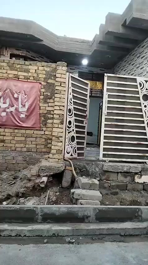 بيت طابو صرف للبيع المساحة 130متر
صوب بني ركاب ع طريق المشايه 
مقابيل صيدليه صحتي 
البناء غرفتين وصاله وستقبال مطبخ صحيات داخل وخارج صوب بني ركاب 
سقف كونكريت طابوق   سعره جوه 95
بيع مستعجل   الاتصال على الرقم. /***********
