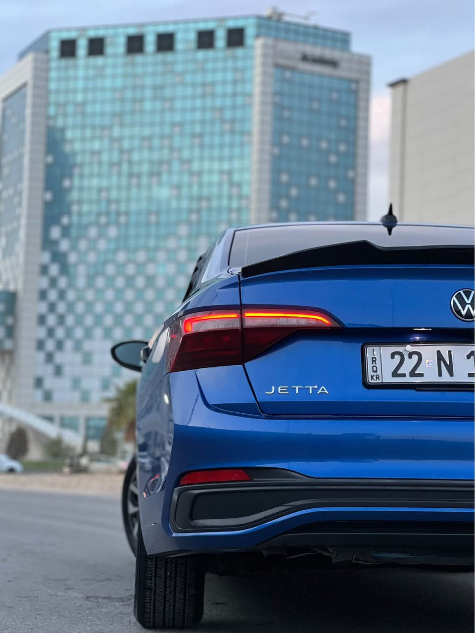 Jetta 2023
فرۆشتنتی خێرا خوار بازار سەیارەکە تا بڵی خاوێنە هەموو شتی بەشەرتە پێش پشتی کەپسە دەعمی دەرگای سایەقە تەنیشت دەرگایەکەی لەگەل نیو جاملغی پشتی کلێرە واتا سێپارچەی هەیە سەیارەکە ٣٥ هەزار کیلۆمەتر رۆیە سەنەوی ژینگەو رێگاو بانی نوێیە بەناوی خۆمە هەموو شتی لەسەر دەقی شەریکەیە ئیرباگی بەس شان تەقیوە سوکان دەژبول بەشەرت بۆ زانیاری زیاتر *********** أربيل, العراق
