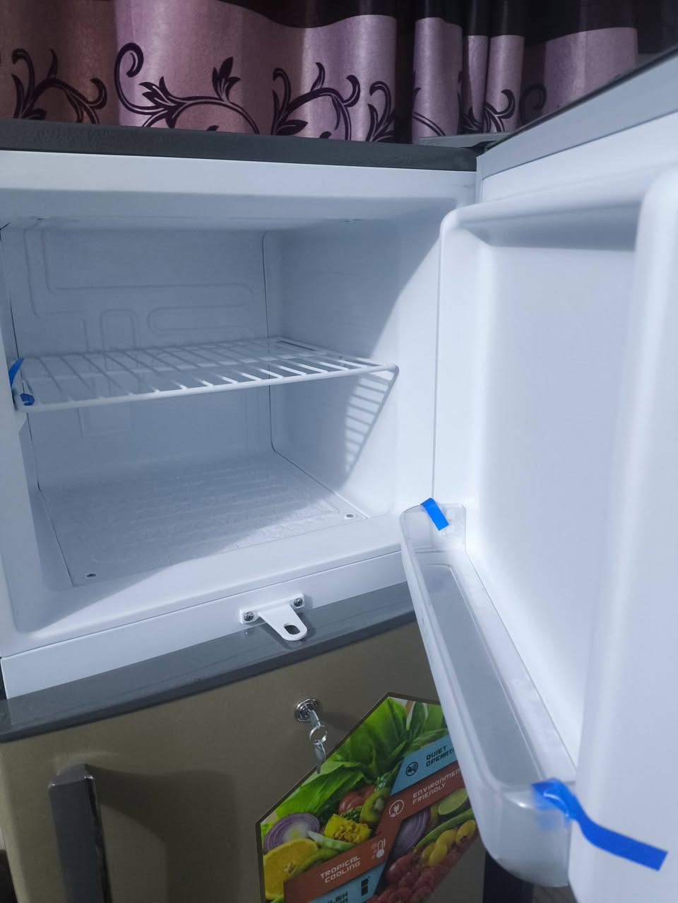 ثلاجه قبل شهر اشتريته بس احتاجيت واريد ابيعها حتى كارتونه مالتها موجوده
📌 للبيع ثلاجة Enkidu بحالة ممتازة
❄️ تبريد قوي وسريع
🔇 تشغيل هادئ
🌿 موفرة للطاقة
✨ نظيفة جدًا وتشتغل 100% بدون أي عطل
📦 فريزر علوي + ثلاجة سفلية
🎨 لون أنيق وشكل مرتب
📏 حجم مناسب للبيت أو الشقة

📍 الموقع: … الحله - حي العسكري شارع 30 
💰 السعر: … (200 الف وبيها مجال)
📞 للتواصل: …
***********
