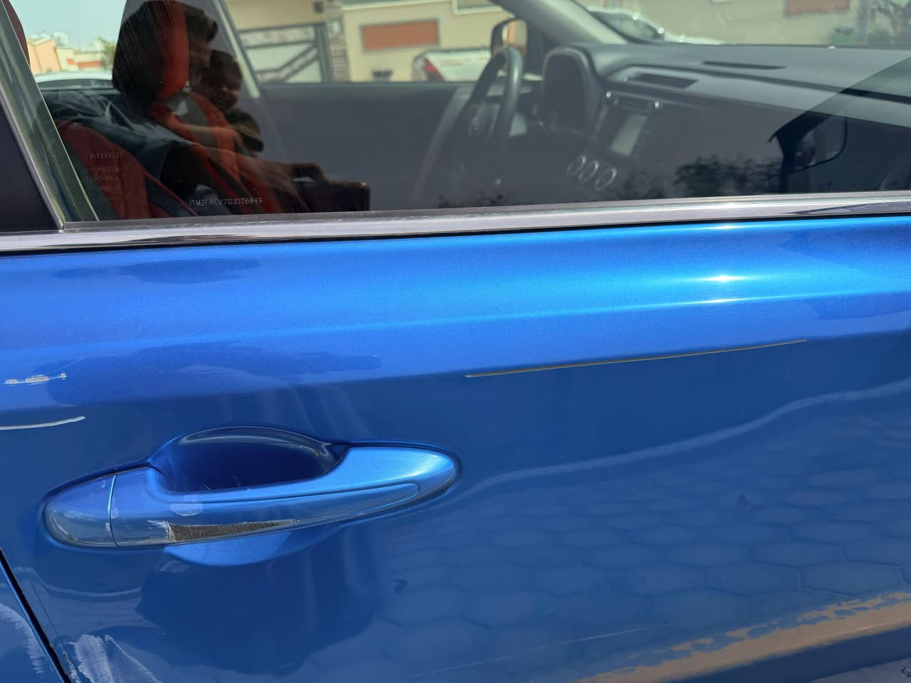 السلام عليكم للبيع راف فور وارد امريكي 2016 xLe ضررها جاملغ امامي الجهة اليمنة وبنيد وبيها طلقة بالقمارة 
المواصفات فتحة -تحكم ستيرن -تبريد -تدفئة 
السيارة حلوة مال بيت بيها طخات بسيطة وشخوط بدون ضربه

&صور حادثها موجودة بالمنشور&

رقم اربيل - سنويه منتهية 

السعر 142 وبيها مجال للشراي 
مكان السيارة :البصرة:


**إذا كنت صاحب هذا الإعلان وتريد حذفه لأي سبب، رجاءا أرسل رسالة إلى الدعم الفني**