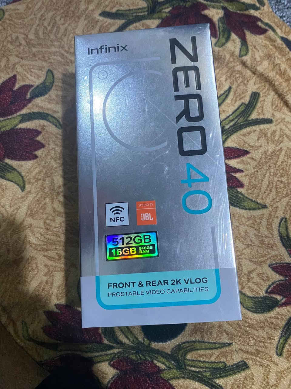 للبيع انفكس زيرو 40 
ذاكرة 512                        سعر 270
بطارية 6000
❤ مستعمل 10 ايام فقط❤  كامل ملحقات
اذا مراوس ب ايفون يصير بس مو 11عادي ماريد


**إذا كنت صاحب هذا الإعلان وتريد حذفه لأي سبب، رجاءا أرسل رسالة إلى الدعم الفني**