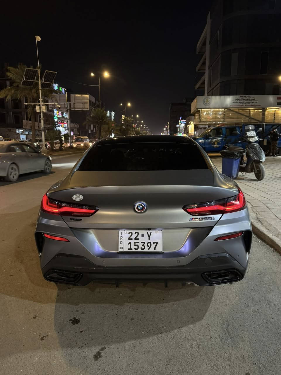 سلام عليكم   من النوادر للبيع: BMW M850i موديل 2023
سياره لون طافي بلا يعني لا مغلفه ولا شي
رقم اربيل باسمي
📍 الموقع: (بغداد شارع فلسطين )

الممشى: (25 الف)

✨ تفاصيل السيارة:
💪 المحرك: V8 توين تيربو 4.4 لتر
⚡ القوة: 523 حصان
🚀 العزم: 750 نيوتن·متر
🚗 الكير: أوتوماتيك 8 سرعات
🛞 نظام الدفع: xDrive
🎯 الأداء: من 0-100 كم/س ~3.7 ثانية
حادث السياره بنيد مبدل ومصبوغ وصار بل شحن ضربه بسيطه مقدار اربع اصابع بلجاملع صار BDR 
سياره فووول 1/1 شنو بالك بيها
من داخل احمر وانته صاعد
مواصفاتها موضحه بل صور 
اي استفسار رقمي 
***********

