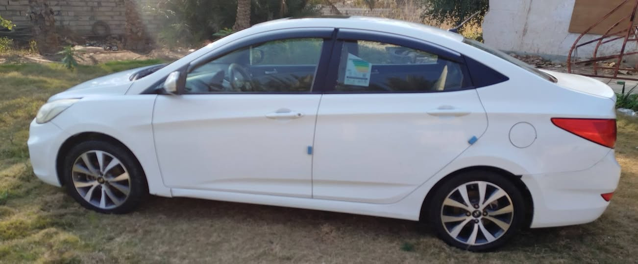 السلام عليكم اكسنت 2016 فول مواصفات بلو مكينة 1600. رقم بغداد دولي سنوية جديده بأسمنا ( السونار مُرفق بالمنشور) .گير مكينه حدادية ب حالة  
جيده . تخم تاير جديد .اضوية ليد زينون  . السعر  115 وبيها  
مجال مكان السيارة بابل  رقم الهاتف . ***********
