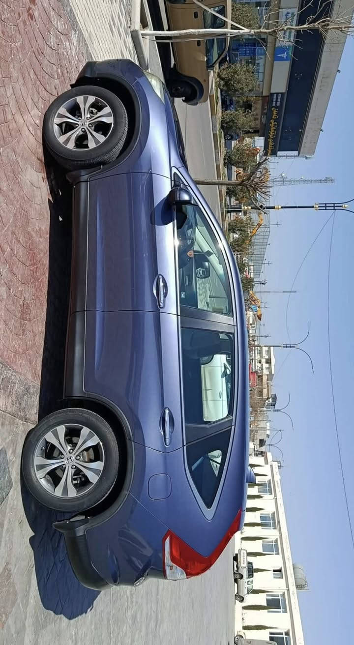 ئۆتۆمبێلی هیۆندای ئەكۆرندی یابانی ئەسلی بەرزی مۆدێل ٢٠١٣ ی فوول مەواسەفات 
تەنها بەسمە نیە  .
- دەبل ئەكسل
- سلاید
- تەعدید سورعە
- سوكان فۆلیۆم
- چوار جام كارەبایی و قوفل مەركەزی
- ناوزەر و بێ سبوغ
- گێر و مەكینە و دەبل ئەكسل بە شەرت هەمووی بێ كێشەیە 
- تەنها تەزرەی هەیە. وەكو تر هیچ كێشەیەكی نیە
- نرخ / ١٢٧ وەرەقە و معامەلە
- ژمارەی موبایل / ***********
- شوێن - پیرمام
