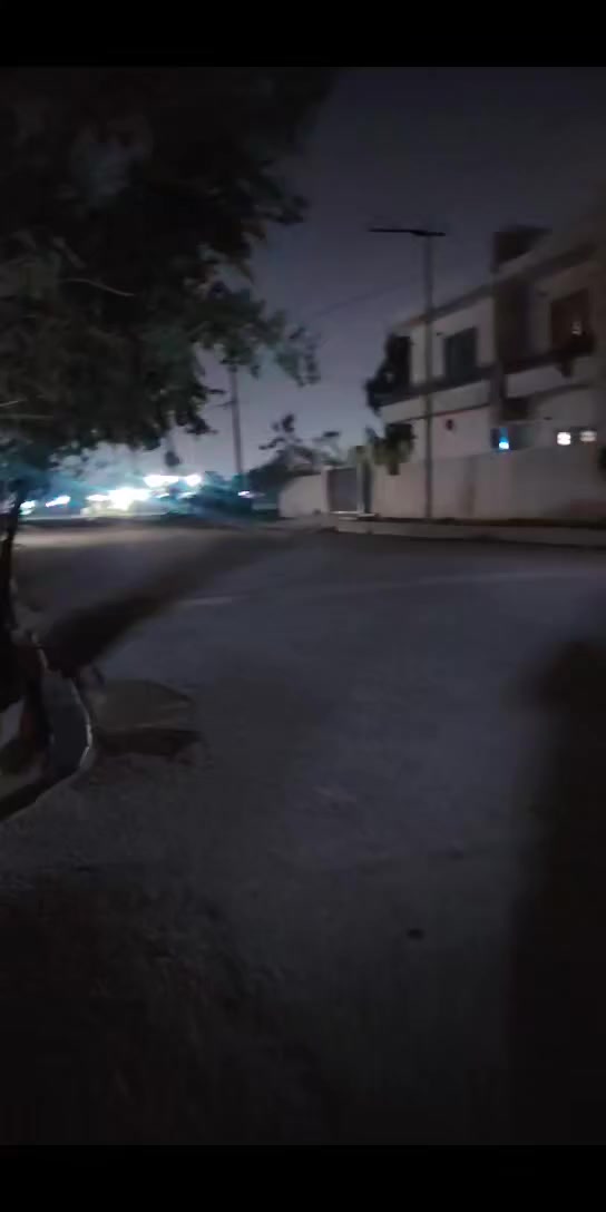 بيت 100بلديه وبي كارت مستلمه صار كم اسبوع  فول ضمان ونظامي😍بحي العسكري فرع اسواق المرهون** بيت مرتب جدآ ومنطقه حلوه وهادئه وع شارع 20يبعد 5امتار وكل الخدمات موجوده مدرستين بصفه🥰
#سعره*42*وبي مجال مناسب حيل
***********واتس
***********
