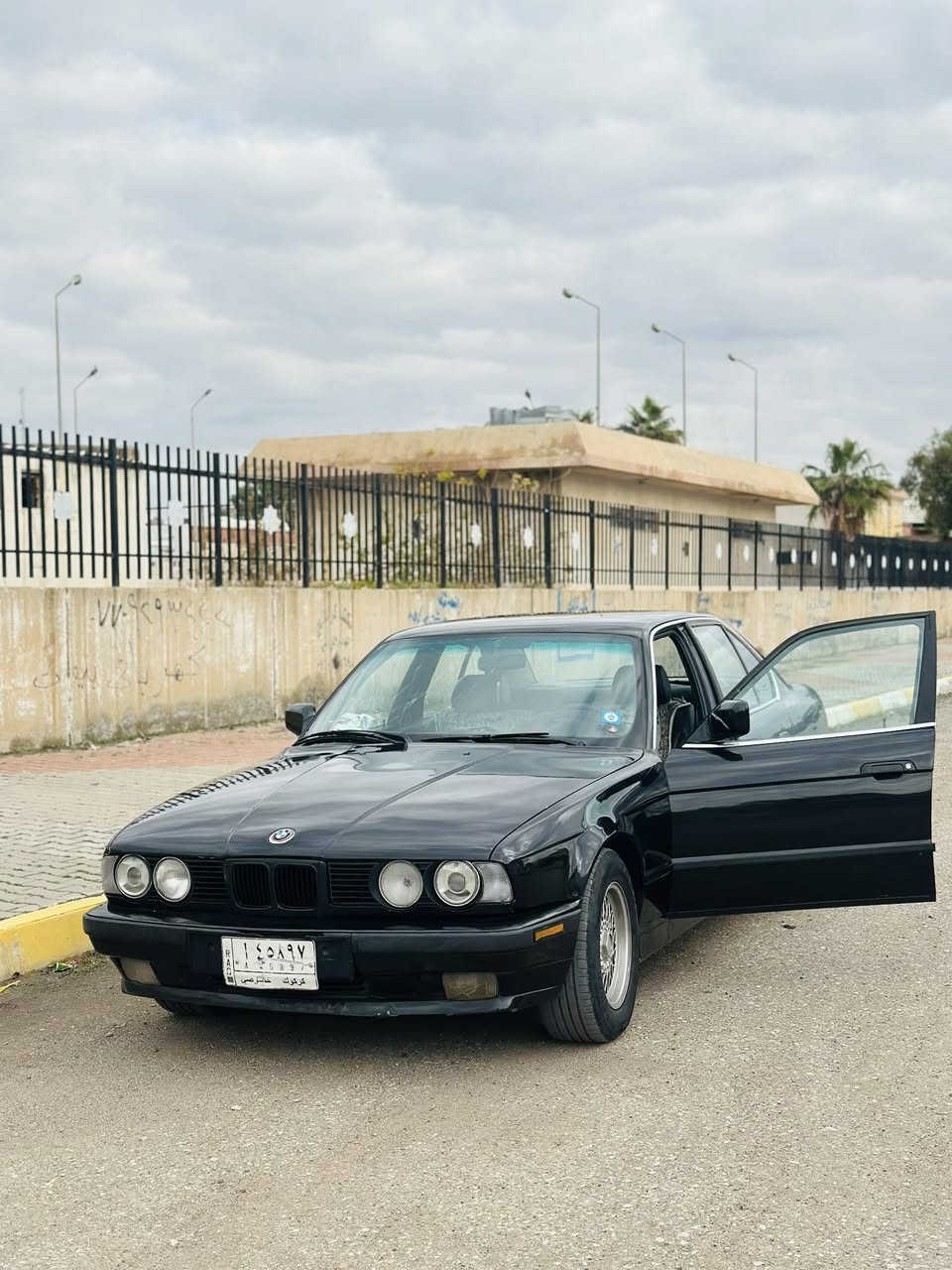 525 1991
اصل گير اوتماتيك محرك 25 اصل كذلك
السيارة تعمير جديد صبغ درجة 
وارد ياباني بدون فتحة سقف سلايت
بدون حادث السيارة معمره فقط جمالية
رقم كركوك شرط تحويل وكوبون بانزين
گير محرك كلة بشرط
كلشي موضح بالصور وسعر المطلوب 65 وبيها مجال 
اࠗي استفسار ***********
