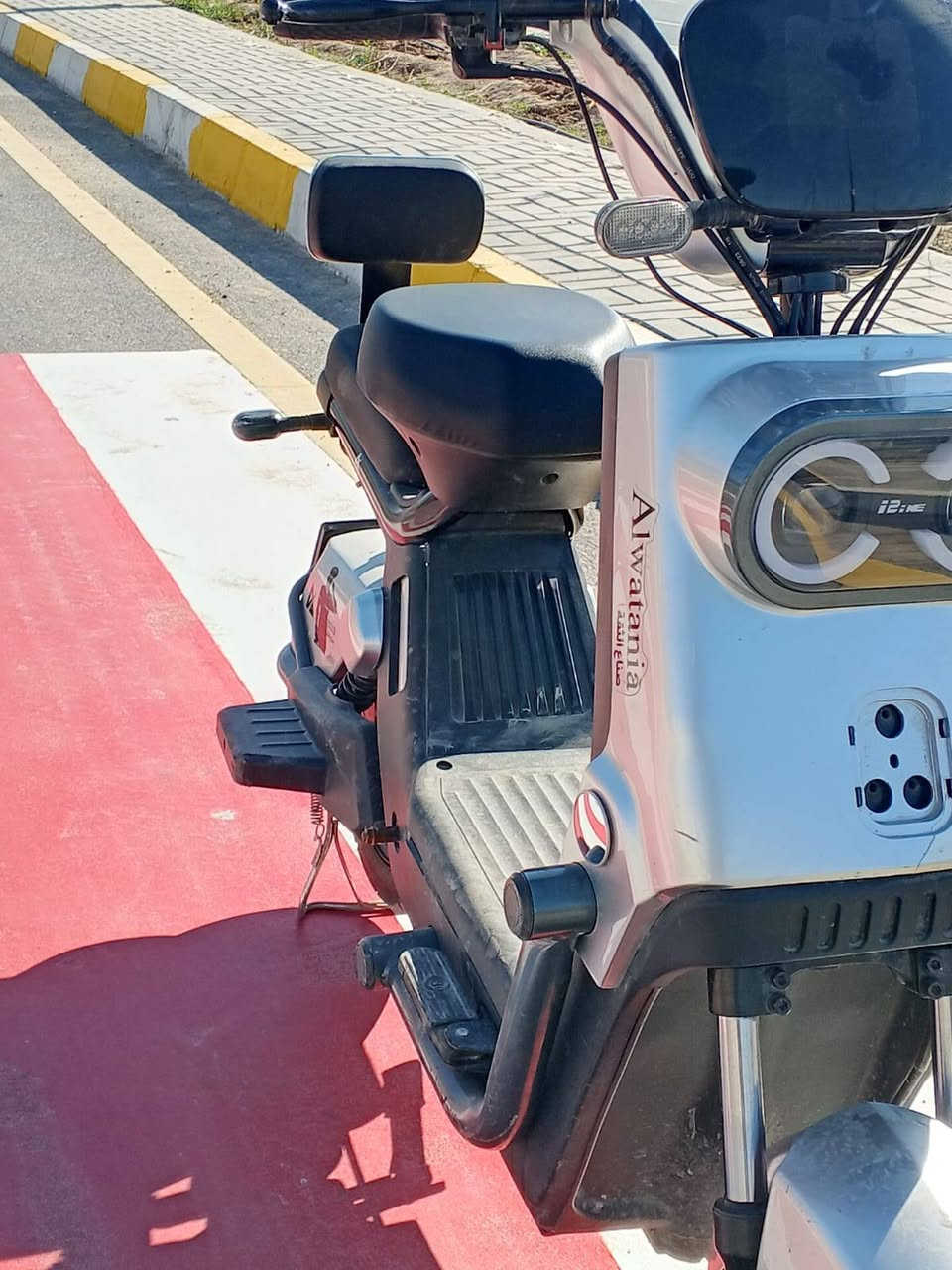 دراجه شحن 150
قفل 
خمس بطاريات دبل 
اربع نمر
***********
***********
