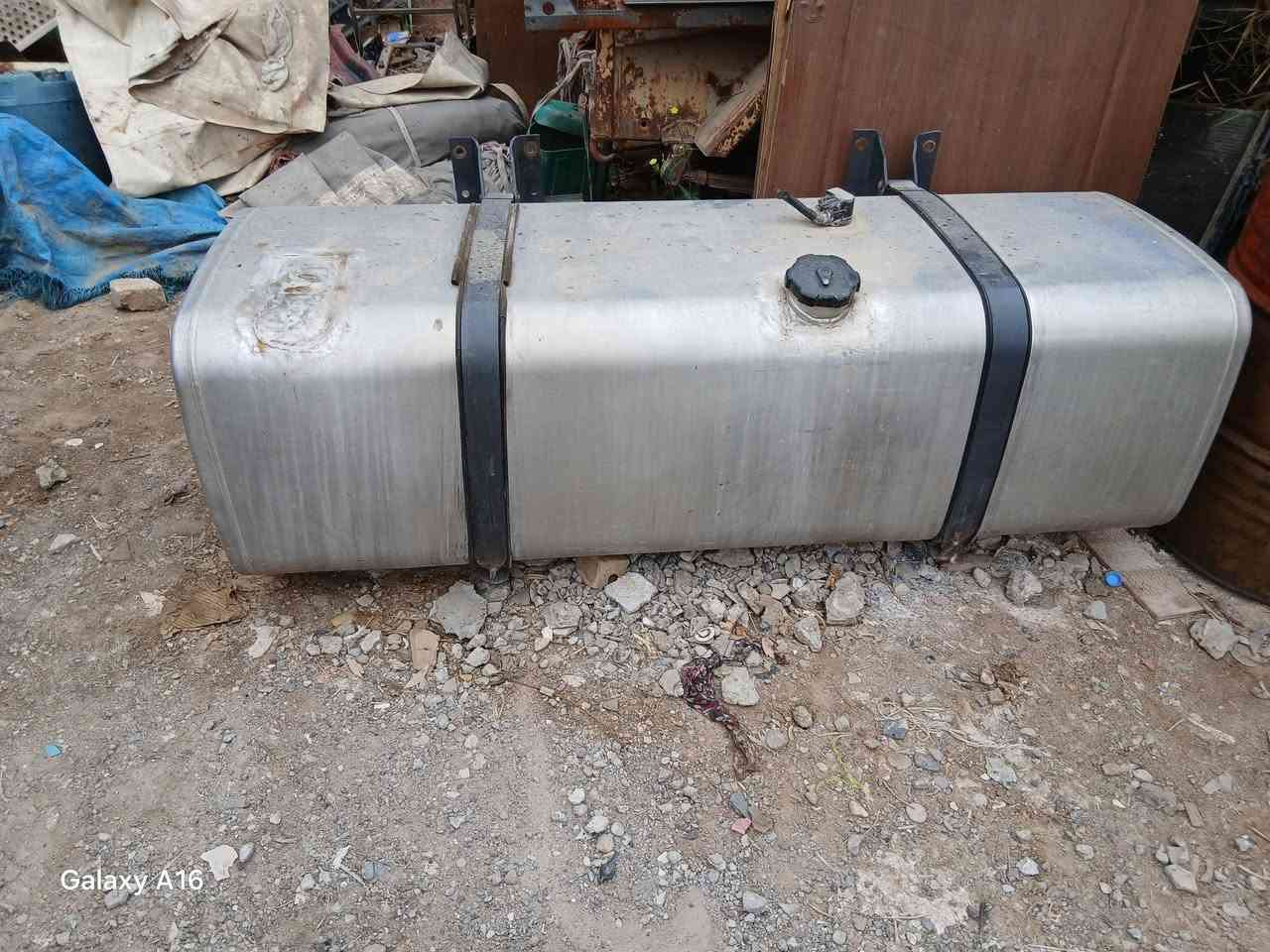 سلام عليكم شباب تاني كاز مال اكتروس ٦٠٠ لتر طويل الماني اصلي كامل هو والقواعد للستفسار ***********
