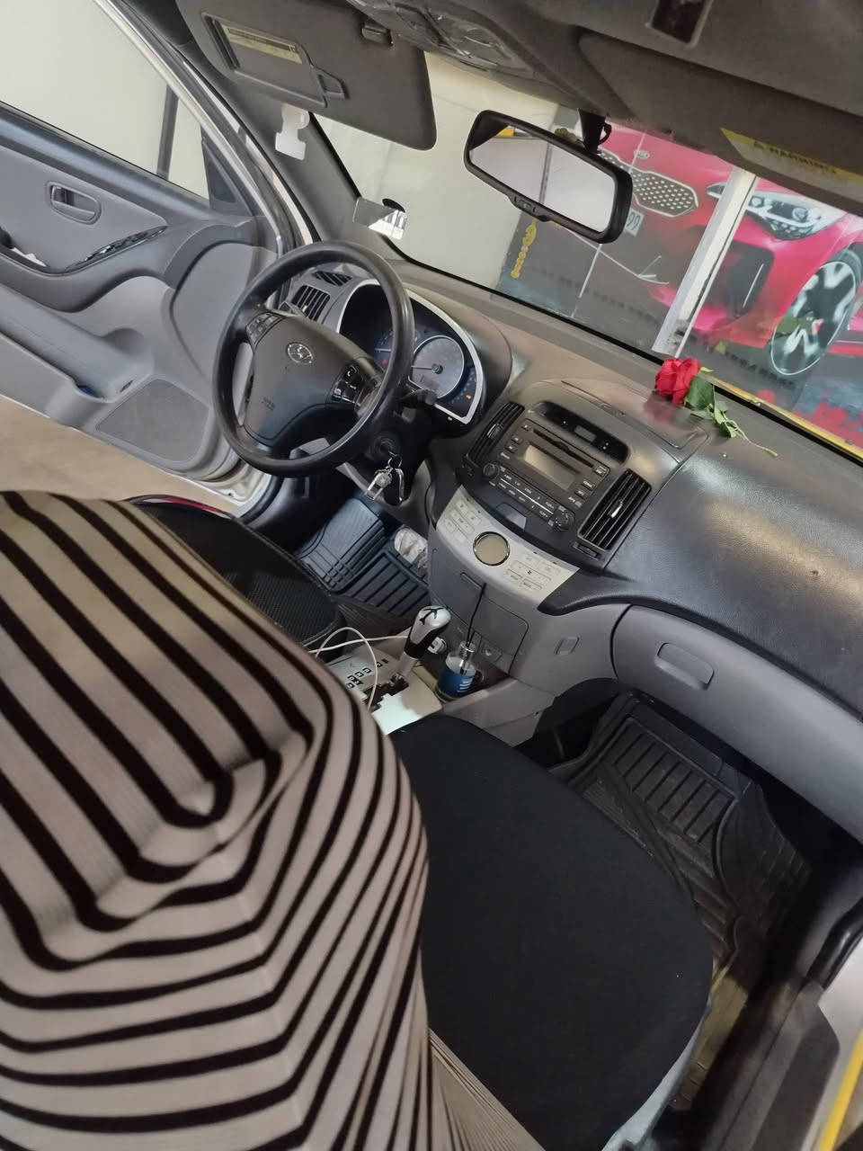 السلام عليكم النتره مواصفات افانتي ٢٠٠٩  اسلايت رقم نجف بدون ضرر  بسمي هيئه وغرامات صفر سياره جاهزه كير أو مكينه شرط طخم  جديد أو طخم ويلكب جديد تايات جدد بااتري جديد شباب سياره جاهزه كبل ع شارع السعر ١١٧ الاستفسار الرقم *********** خاص ما جاوب اتصل أو تدلل
