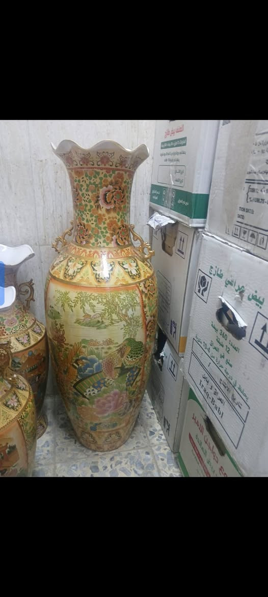 السلام عليكم فازات عدد4للبيع المراسله خاص او اتصل على الرقم ***********

