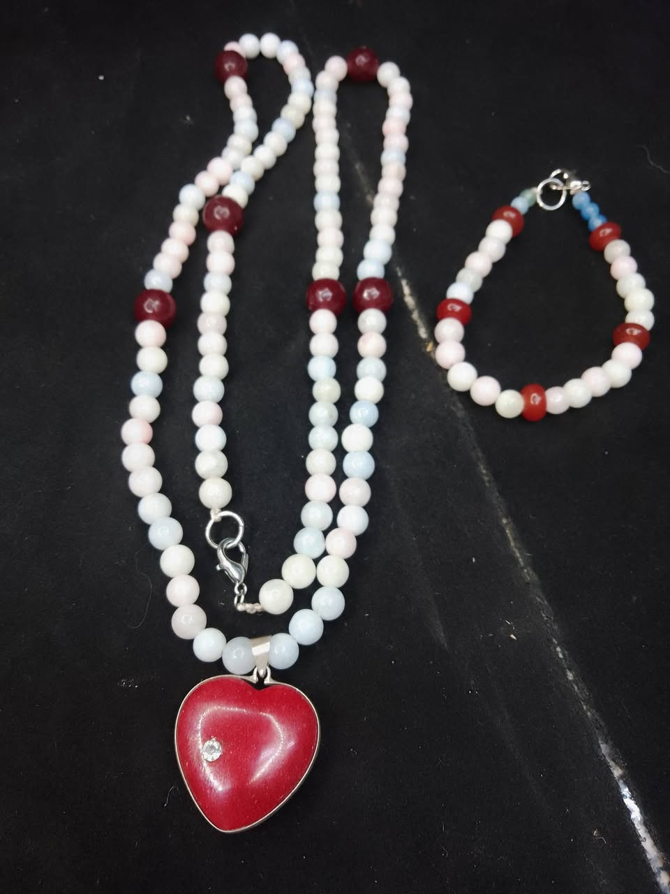 السلام عليكم ورحمه الله وبركاته 
#عقد 📿و  بريسلت  من حجر التورمالين 🔥 مع فواصل عقيق احمر و دلايه جاد بإطار فضه عيار ٩٢٥
#للحجز 01280860085
#العنوان الاسكندريه مطار النزهه شارع 30 خلف مطابع محرم 
#يوجد لدينا قص 💎و صقل الأحجار 💎الكريمة 
اللهم صلي وسلم على سيدنا محمد عبدك ونبيك ورسولك النبي الامى و على اله و صحبه و سلم تسليما كثيرا بقدر عظمة ذاتك فى كل وقت وحين


**إذا كنت صاحب هذا الإعلان وتريد حذفه لأي سبب، رجاءا أرسل رسالة إلى الدعم الفني**