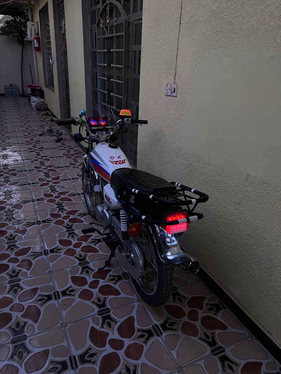 السلام عليكم دراجة نامة امتياز جديدة ما ماشية هواي دراجة مرتبة وحلوة شلعة ومعدل مكينة ما مفتوحة جيب فيتر وياك و افحص الدراجة نضيفة بمعنى الكلمة سعرها 675 وبيها مجال مكاني ديالى جسر خرنابات متواجد خاص


**إذا كنت صاحب هذا الإعلان وتريد حذفه لأي سبب، رجاءا أرسل رسالة إلى الدعم الفني**