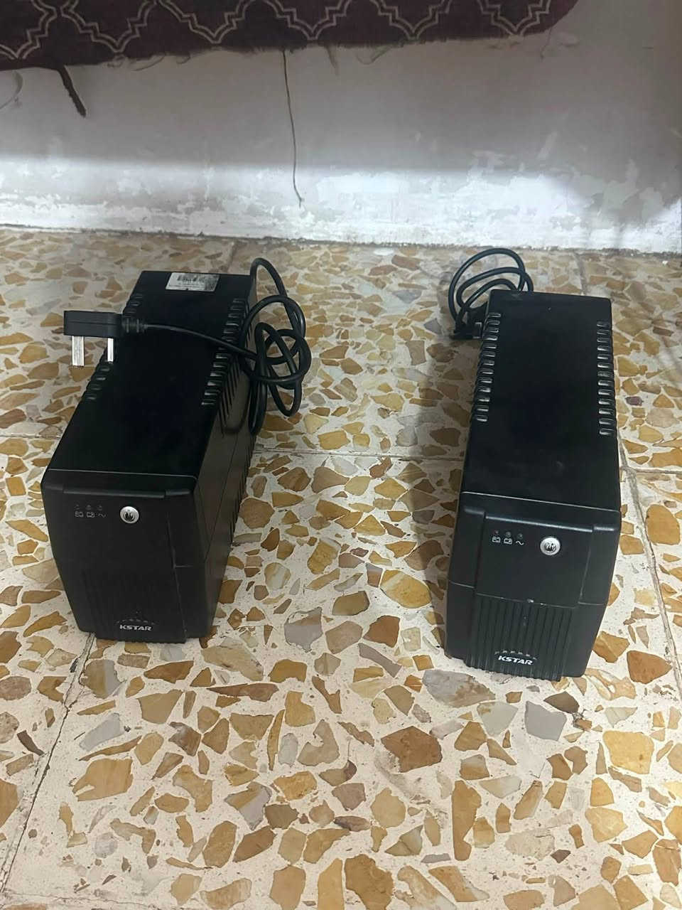 السلام عليكم ابليات فور 4 عدد 3 للبيع
يو بي اس عدد 2 
ابلازمات عدد 3 حجم 43 
فيشه مصريه 
فيشه عراقيه 
كراسي 
للبيع الانتصال ***********
