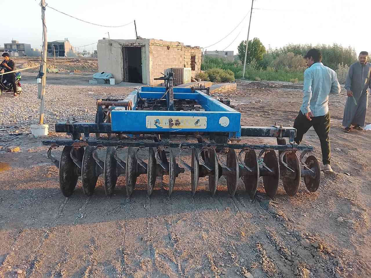 سلام عليكم يوجد دسك البيع في ميسان قضاء كميت تواصل***********
