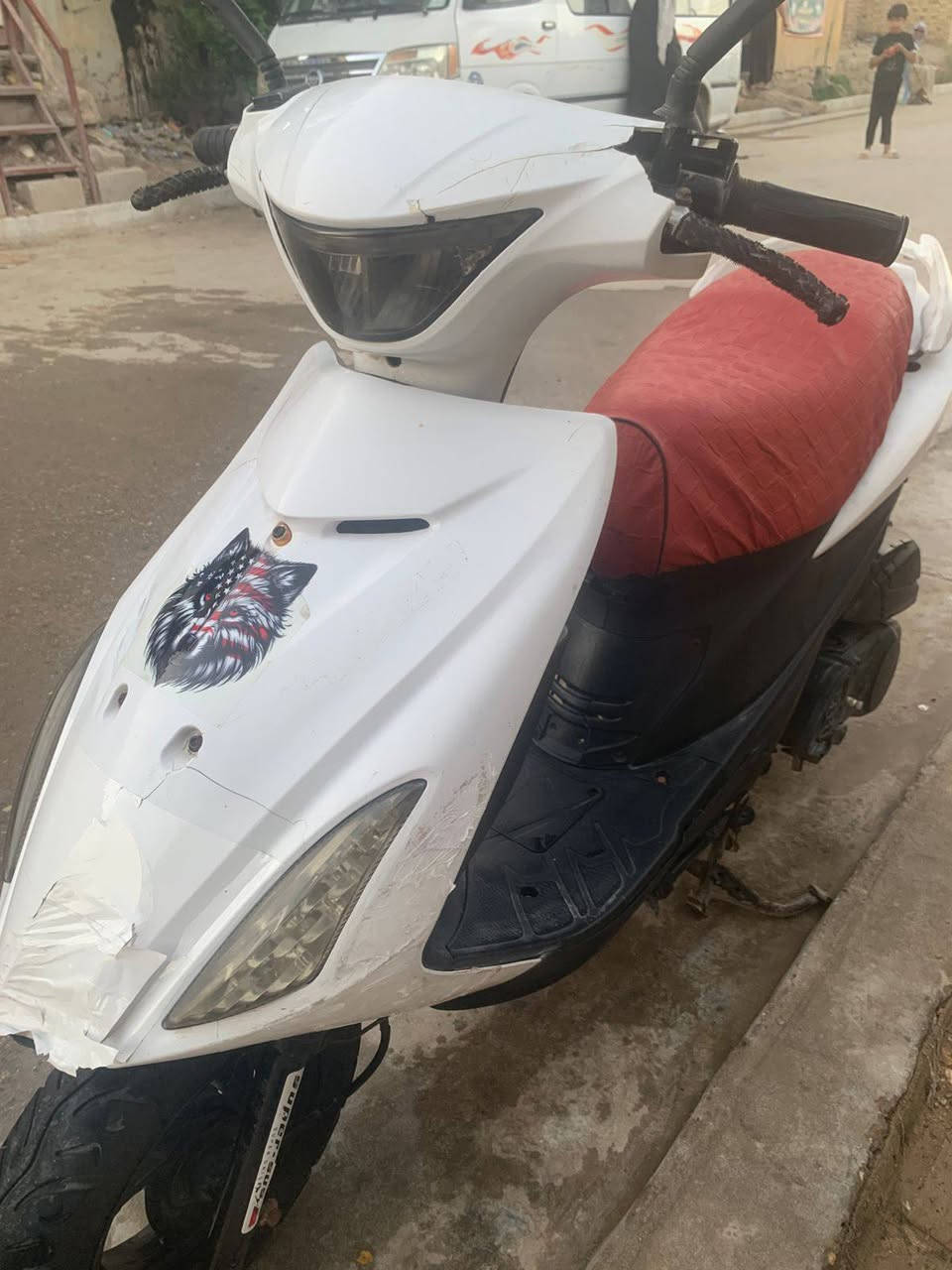 دراجة ماكس صيني للبيع صار اسبوعين من جفتتها سلف كهربائيات شغالة السعر مناسب  ١٩٠ وبيه مجال للاتصال على الرقم *********** العنوان القرنة
