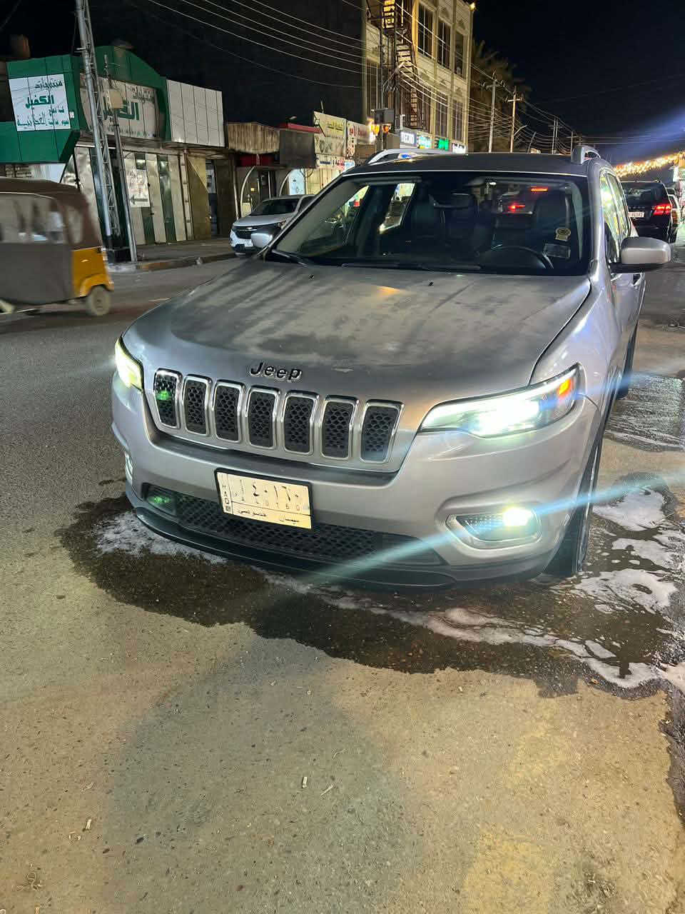 السلام عليكم

جيب شيروكي بزون

الموديل : 2019 

نوع الحادث :  بنيد وجاملغ  

الــمــواصــفـــات :-

1 - محرك 4 سلندر 2400

2 - كشنات جلد اسود

3 - شاشة وسط للتحكم في ايعازات السيارة

4 - تبريد قطعتين امامي خلفي

5- لايت زنون + كشاف  

7 - تبريد ثلج 

8 - منافذ USB امامي خلفي

10 - تحكم ستيرن جهتين

12 - نضام ABS مانع انزلاق

13- سايد بريك بصمة  

17- حساس خلفي

18-أوتو بريك

19- نضام قياده

21- بصمه

رقم التلفون ***********
