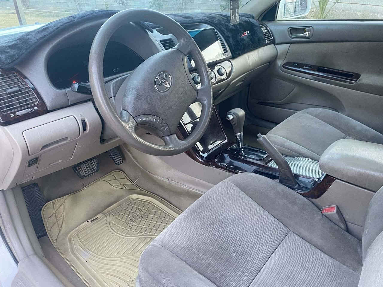 مستعجللللل على البيع
كامري موديل 2006  
رقم بغداد سنويه ل27 
محرك 4 مكفول
كير اوتو مكفول
صدر جديد 
تبريد ثلج
تدفئه ممتازه
تحكم ستيرن 
شاشه وسيتم صوت
داخل صاجي 
كشن كهرباء
تخم ويل گب
كهربائيات كلها شغاله
داخل جديد
السياره جاهزه من كل نواحي
مصبوغه حزام جماليه فقط لسياره حيل حلوه وأحلا من لصور وبلعافيه على لياخذه السعر 85  مكاني الأنبار الرمادي ***********
