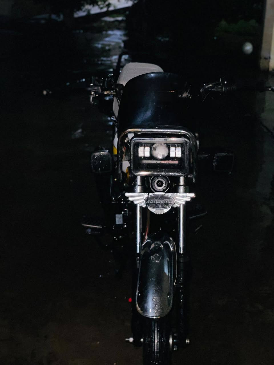 السلام عليكم ورحمة الله ماطور سيفان 2025 محرك 200 كما موضح بلصوره السعر 700 وبي مجال للطيبين التواصل *********** موجود واتساب
