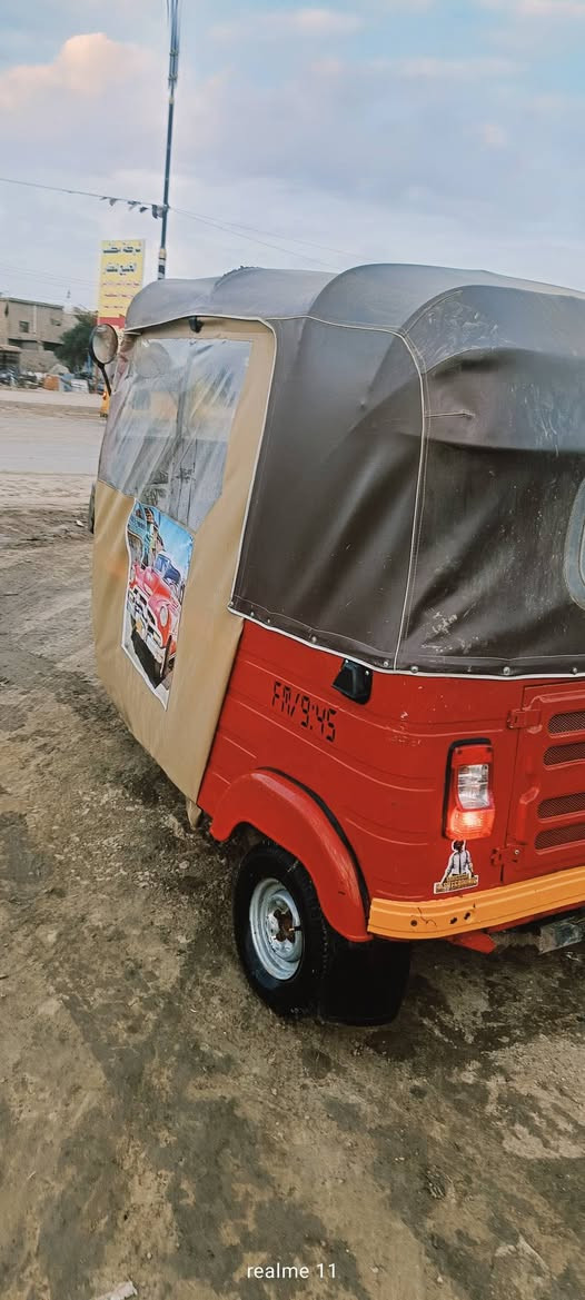 سلام عليكم تكتك البيع 18شهر 2تكتك جازه مصبوغه جماليه وراق كامله المصطفه مكاني نهروان ***********
