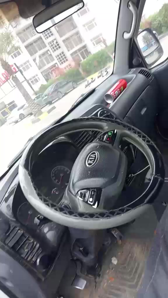 السلام عليكم عندي سياره كيا حمل اريد ابيعها مابيها كل عيب بيها بس ضرب من كدام السعر
105وبيها مجال بسيط والسياره 2013والسياره رقم مااربيل واي تفاصيل يجي ع الو اتساب ***********
