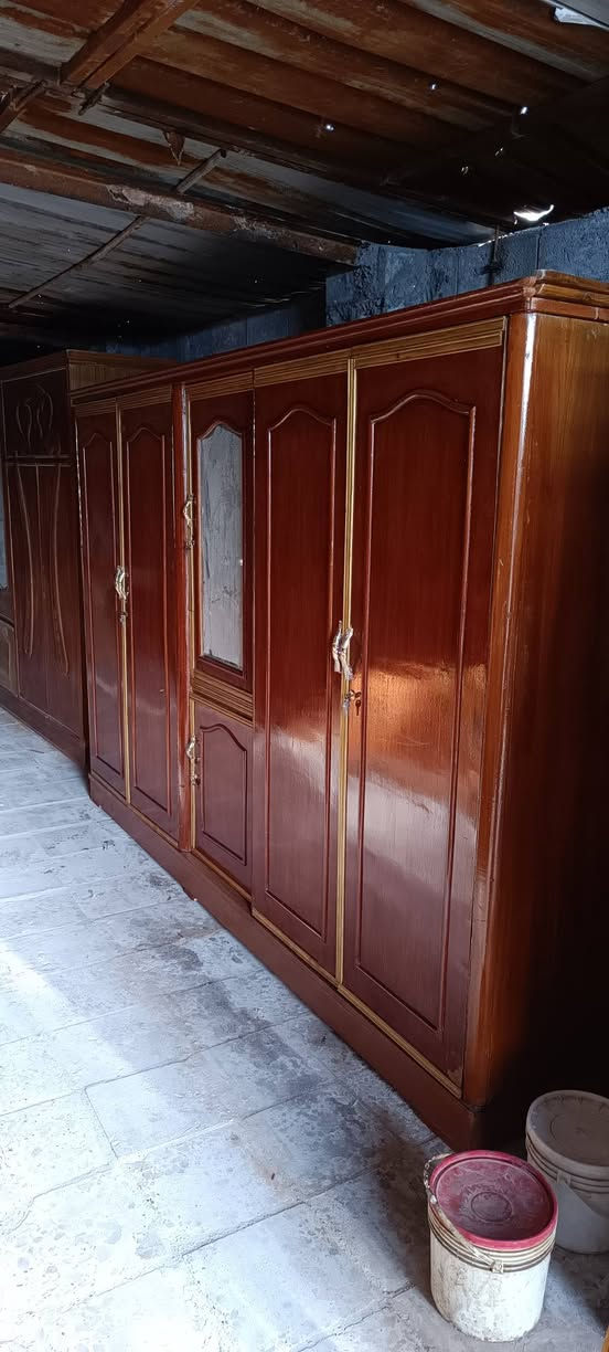 كنتور ابو الخمسه نضيف للبيع المكان الشاميه السعر ب 225 وهذا رقمي ***********
