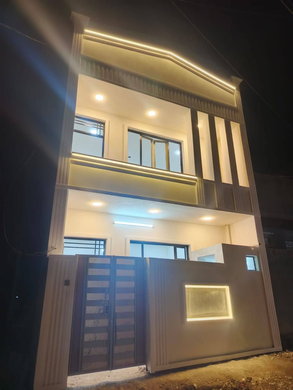 السلام عليكم دار 50 متر للبيع كميرة قرب لملعب
مقابيل الجزيرة السياحية بيت جديد مسكون
غرفتين نوم واستقبال ومطبخ وصحيات
للإستفسار الاتصال *********** او مراسلة الصفحة
