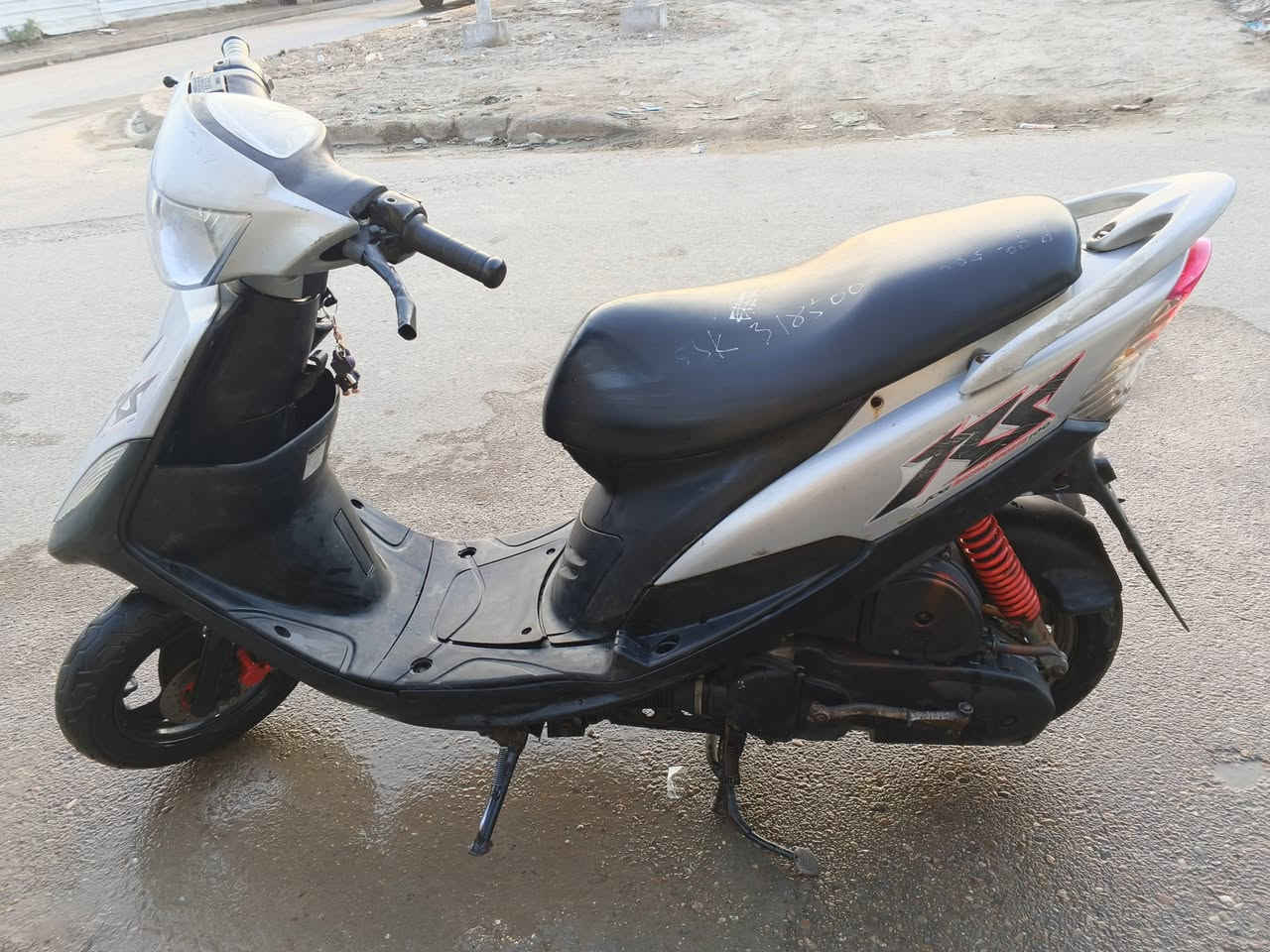 ماكس عدله  تكره سلف  ناعمه فول واي نقص مابيه اي برغي ممفتوح بيه شلعه فول السعر700 وبيه مجال،،: 
***********
