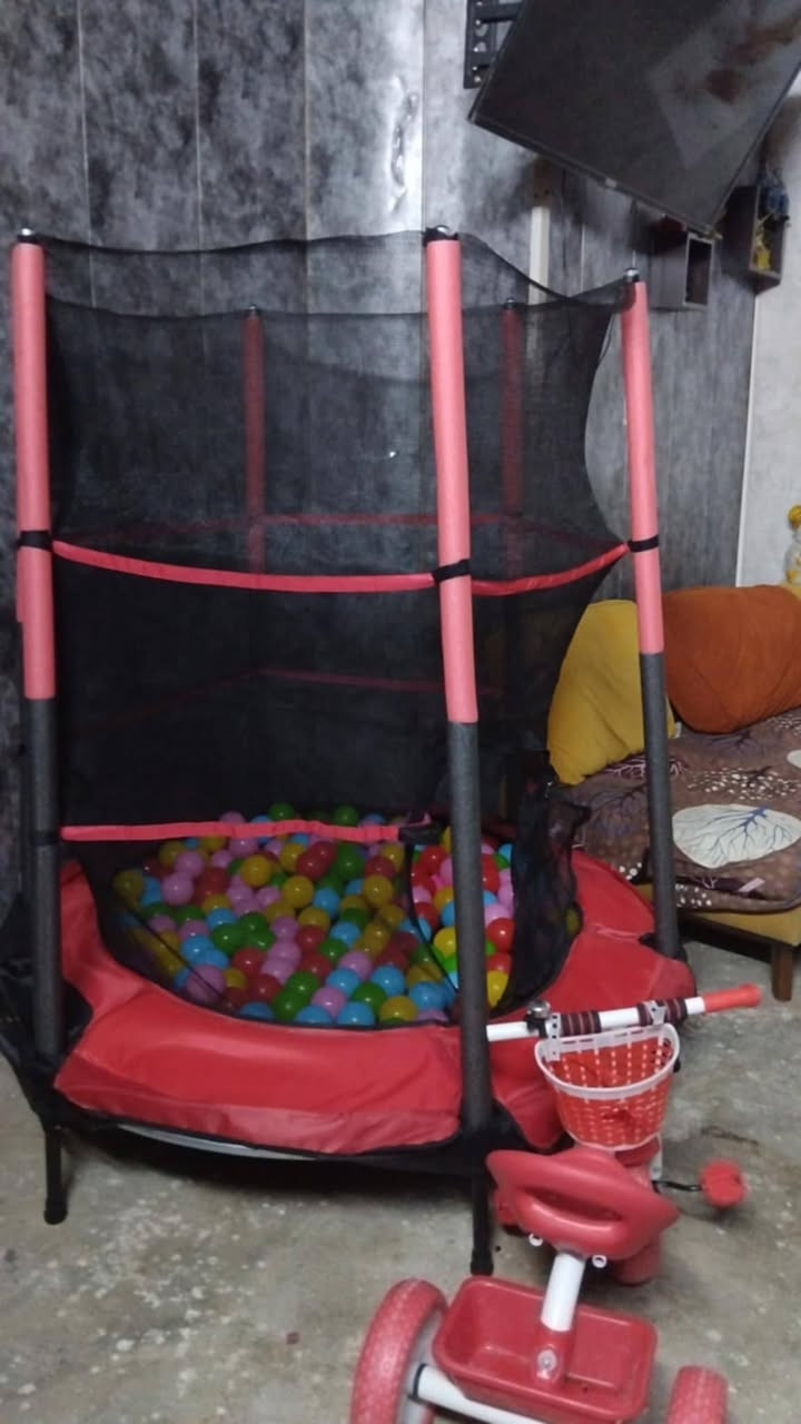 كمازه اطفال
كمازه هيه وطوباته اصليه وماركه رايده
٦٠ الف مستعمله اسبوع بس ***********
