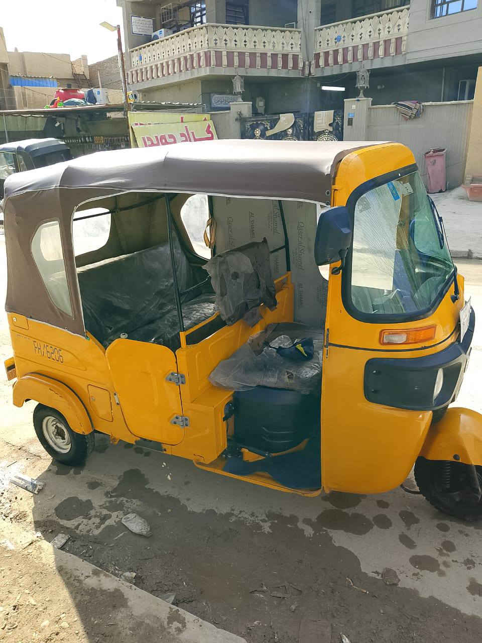 السلام عليكم تكتك لبيع موديل 2022 مرقمه بسمي وسنويه بيه صبغ بل لغد الايسر مكاني الامين الثانيه السعر 7و900 هاتف ***********
