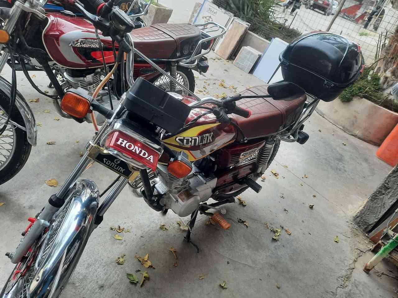 سلام عليكم دراجة سولنك موديل ٢٠٢٤ مع الأوراق دراجة مكفولة عنوان خانقين الشراي يتصل المو شراي لايتصل ***********
