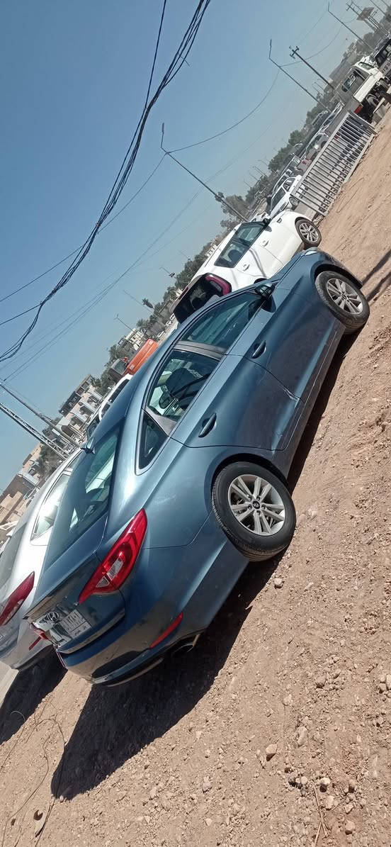 السلام عليكم
سوناتا ٢٠١٥ للبيع وارد امريكي لون ازرق فيروزي 
مبدل بيها بنيد وباب جهة السائق الباب نفس اللون 
كامره
تحكم
كشن سائق كهربائي 
للاستفسار 
***********٦
