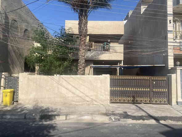 بيت قطع 133م ألواجهة5.32م *25م م651 خلف مثلجات شوكولاتة للاستفسار *********** او مراجعة مكتبنا في شارع البصرة قرب جامع صاحب ألبراق
