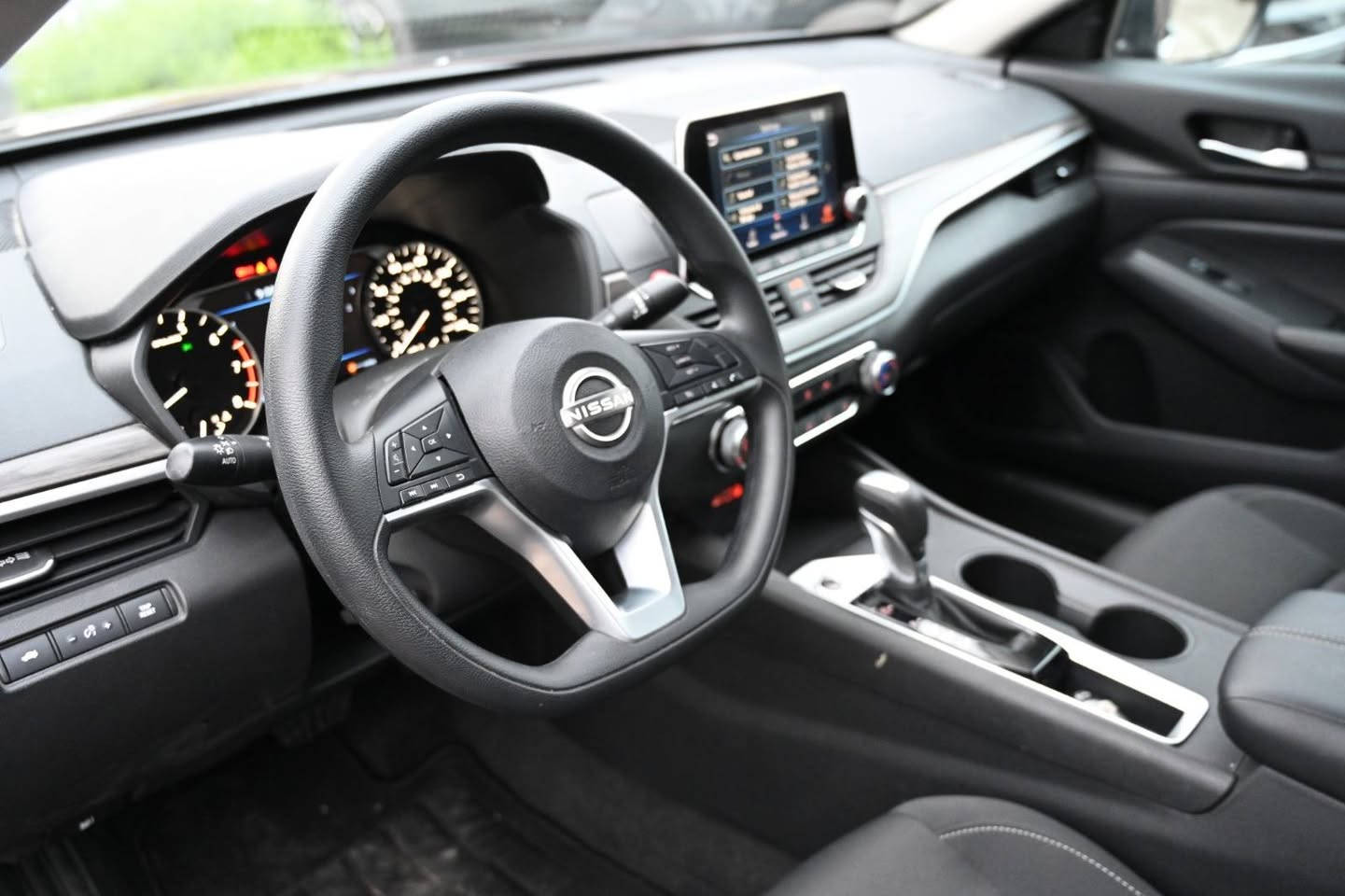 Nissan Altima SV 2025
نيسان ألتيما SV 2025 

وارد أمريكي 🇺🇸

⚙️محرك 4 سلندر 2.5L
🛞 سحب أمامي FWD

مواصفات SV 
🔴 شاشة تدعم Apple CarPlay, Android Auto

🛡أنظمة السلامة ومساعدة السائق 
🔻نظام NISSAN SAFETY SHEILD 360 تشمل :
🔸️فرمله طوارئ تلقائية 
🔸️نقاط عمياء
🔸️نظام تحذير من الخروج ع المسار 
🔸️نظام فرملة تلقائية عن الرجوع 
🔸️كاميرا خلفية 
🔸️نظام تنبيه من حركه المرور الخلفية 

ماشي 6 ألف فقط ✅️

مكان السيارة أربيل شارع١٠٠ 

السعر 14.300💲  

للإستفسار 
*********** إتصال أو واتساب 

#نيسان #ألتيما #للبيع
