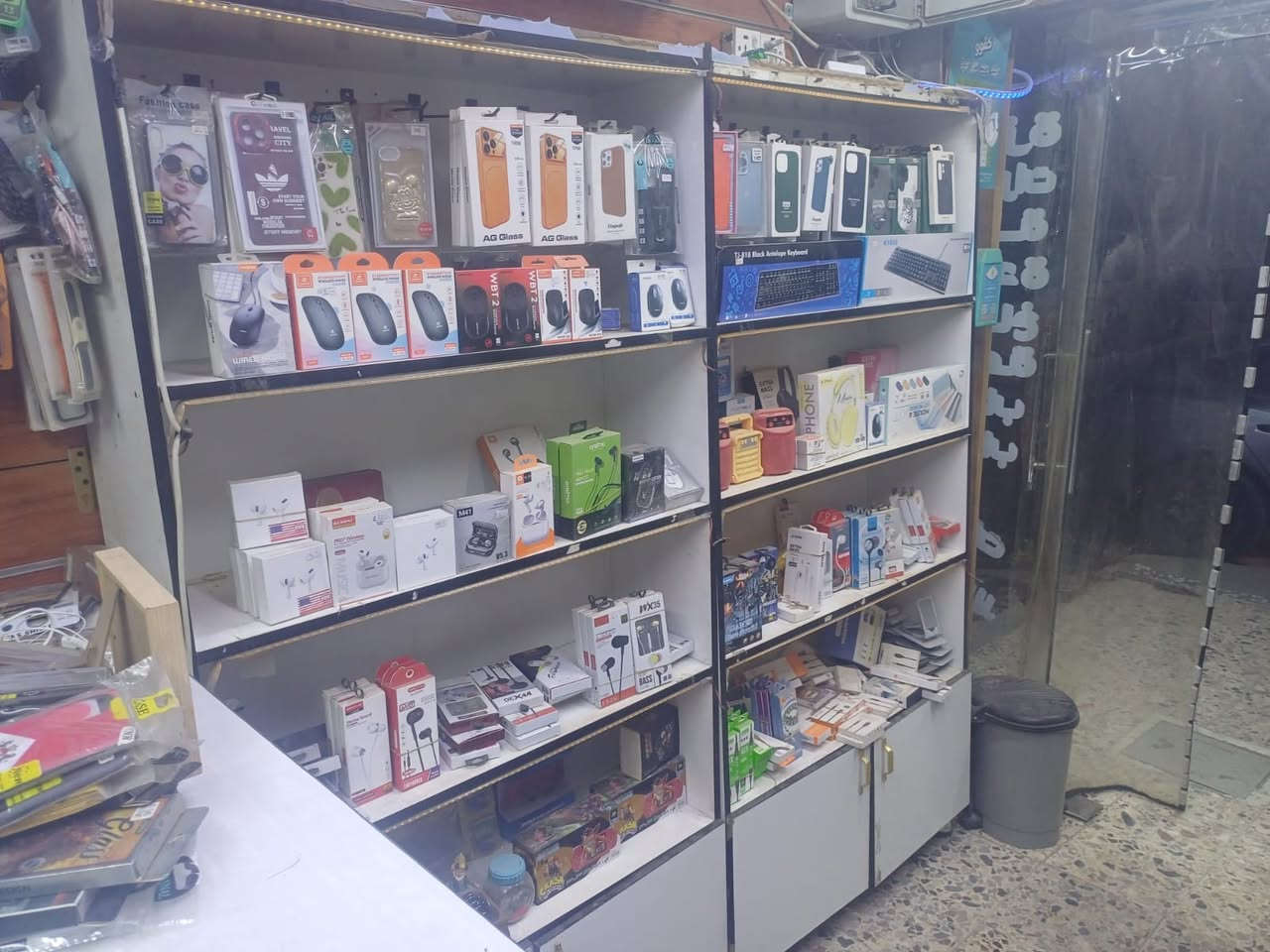 تعزيلة محل للبيع جميع الاكسسوارات
بغداد العبيدي 
***********
