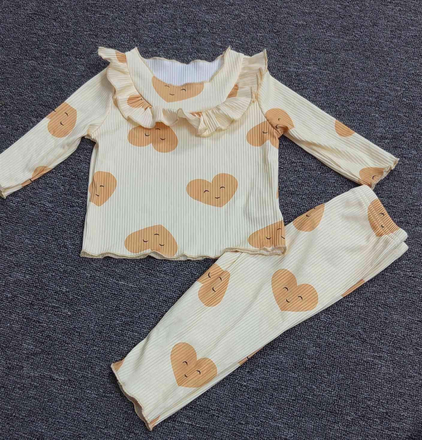 تراك اطفال يلبس عمر 6/9اشهر 🔥🙏🏻 
السعر ب3وبسسس


**إذا كنت صاحب هذا الإعلان وتريد حذفه لأي سبب، رجاءا أرسل رسالة إلى الدعم الفني**